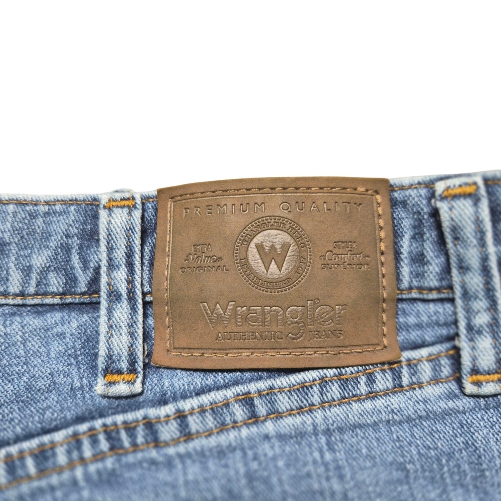 Wrangler Authentic Jeans Mens 34x29 Regular Fit Blue Denim 9WRGAMS Mid Wash - Picture 3 of 11